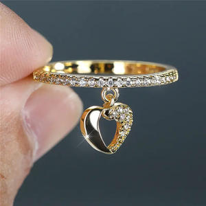 Anillo de plata 925 con forma de corazón Q908 con cristales de imitación y engaste pavé para mujer, ideal para regalo. - Product Image 3