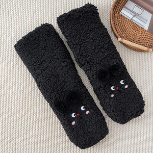 Calcetines de suelo cálidos de otoño e invierno para mujer, gran grosor, terciopelo de cordero, forro polar, longitud de tripulación para uso doméstico - Product Image 6