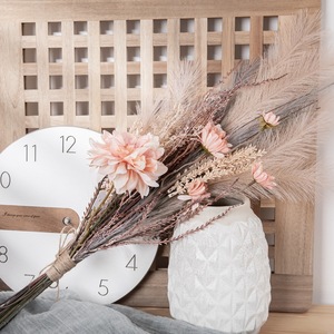 Yuyinli – Bouquet de fleurs artificielles roses, arrangement floral séché pour la décoration de la maison et de mariage CF01164 - Product Image 1