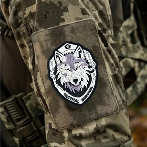 แผ่นแปะลายหมาป่า 3 มิติ แบบ PVC สำหรับติดเสื้อผ้า กระเป๋าเป้ หมวก  พร้อมแถบตีนตุ๊กแก  เป็นมิตรกับสิ่งแวดล้อม - Product Image 4