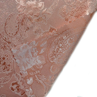 Tissu Jacquard Satiné Texturé de Luxe à Motif Classique Populaire pour une Apparence Élégante et Premium, Idéal pour les Abayas de Mode en Arabie Saoudite