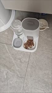 Comedero y Bebedero Automático para Mascotas 2 en 1, Dispensador de Agua por Gravedad, Fuente de Agua para Gatos, Sin Necesidad de Electricidad - Product Image 6