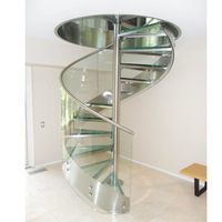 Escalier en colimaçon intérieur haut de gamme avec quincaillerie spirale, marches en bois et option marches en verre pour la décoration d'appartements, de greniers et de lofts