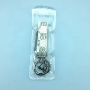 Llaveros Personalizados de Cuero PU para Hombre 2025, Llavero de Cuero y Metal con Logotipo Personalizado, Regalo Promocional al por Mayor - Product Image 4