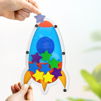 Pot de récompense à motif de fusée en bois pour les enfants avec des étoiles colorées pour motiver les enfants à faire de bonnes manières