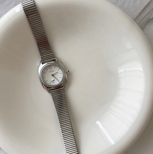 Montre-bracelet de luxe en acier inoxydable à quartz pour femme, nouvelle collection, design élégant avec bracelet, étanche au quotidien, verre tendance - Product Image 3