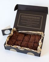 Boîte pliable rose haut de gamme personnalisée avec logo pour emballage de gâteaux et biscuits jetables avec insert