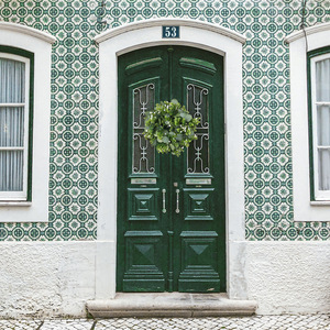 พวงหรีดใบยูคาลิปตัสเทียมสีเขียวสำหรับตกแต่งประตู - Product Image 4