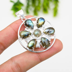 Colgante de plata esterlina de diseñador con ajuste de bisel de piedras preciosas facetadas de labradorita para joyería de moda de fiesta de boda con collar - Product Image 3