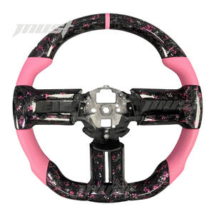Volant personnalisé en fibre de carbone forgée rose pour <span class=keywords><strong>Ford</strong></span> <span class=keywords><strong>Mustang</strong></span> S197 2005-2014 GT Coupé GT500KR Shelby Amélioration de l'intérieur de la voiture - Product Image 1