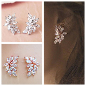 Orecchini a Perno a Forma di Foglia Marquise per Donne, Brillanti Orecchini Botanici, Gioielli di Moda Quotidiana - Product Image 1