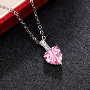 Collana con ciondolo a forma di cuore con zirconi cubici, placcata in argento, gioielli di moda da donna, regalo per l'uso quotidiano - Product Image 1