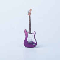 Mini guitare électrique de simulation pour maison de poupée, jouet miniature en métal DIY, accessoire de scène, modèle de montage