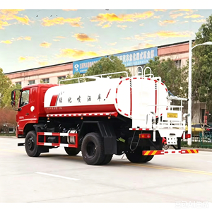 Camión Cisterna Dongfeng 4x2 con Tanque de Agua de 10000L - Product Image 4