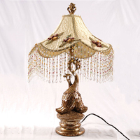 Lampe de table de style hôtel vintage nordique, lampe de bureau décorative en résine contemporaine de luxe avec abat-jour, alimentation CA, culot d'ampoule E26