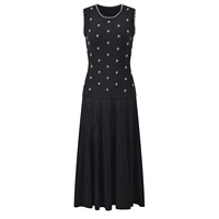 Robe longue décontractée pour femme, style naturel estival, ornée de perles, col rond, sans manches, ourlet plissé, en maille unie