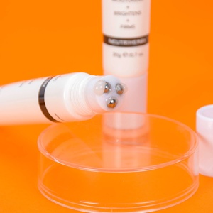 Neutriherbs etiqueta privada gran oferta mejor eliminación <span class=keywords><strong>ojeras</strong></span> vitamina C debajo de los ojos Crema para arrugas - Product Image 4