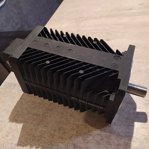 Moteur Unimotor 142UMC401CBRAA de Control Techniques, 100% Original, Neuf, Cadre 142 avec IP65, en Stock - Product Image 2