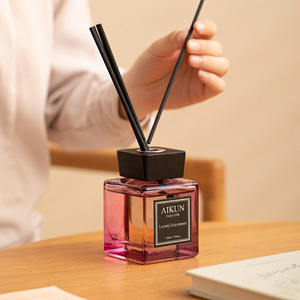Aikun MOQ30pcsForest 200ml Square Glass Sticker Logo Box Custom Scent 3 Day Sample 7 Day Ship <b>Reed</b> <b>Diffuser</b> for Gift Company - Product Image 3