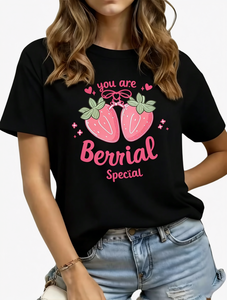 T-shirt da donna Berry Special a maniche corte, girocollo, con stampa di fragole, vestibilità comoda, top casual primaverile, lavabile in lavatrice - Product Image 1