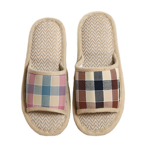   Chaussons de luxe en fourrure pelucheuse haut de gamme, confortables et élégants pour la maison, avec semelle en caoutchouc antidérapante et durable. - Product Image 5