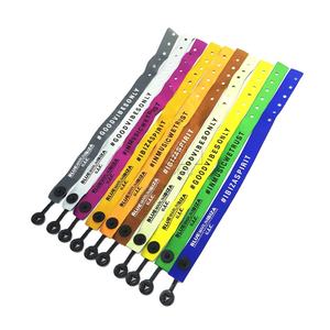 Op maat gemaakte ecologische folk art reliëflogo wegwerpbaar verstelbare geweven polsbandjes voor evenementen, toegangsbanden voor concerten en beurzen - Product Image 1