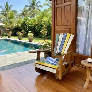 เก้าอี้โยกทำมือจากไม้เรือที่รีไซเคิล เหมาะสำหรับใช้ทั้งภายในและภายนอกอาคาร ผสมผสานความมีเสน่ห์แบบชนบท - Product Image 1