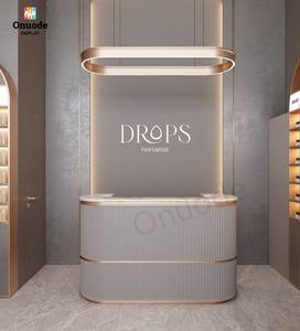 Présentoir de Luxe pour Parfums |   Mobilier de magasin personnalisé avec éclairage LED et design de vitrine pour parfums - Product Image 5