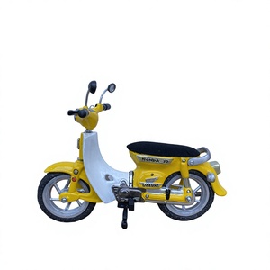 Modelo de Motocicleta Metálica en Miniatura C70 Hecho a Mano, Fundido a Presión, Coleccionable, Decorativo, Amarillo y Rojo Blanco, Diseño 3D, Estilo Antiguo - Product Image 2