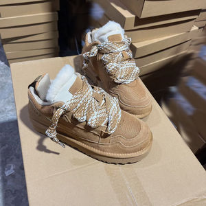 מגפי שלג קצרים איכותיים לנשים אירופאיות, דגם מל, מקוריים חדשים לגמרי, עמידים למים, איכותיים לחורף, דגם UCCG - Product Image 1