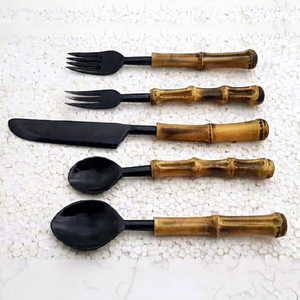 Juego de cubiertos ecológicos con mango de bambú, juego de 5 piezas de acero inoxidable con acabado negro mate para vajilla de boda. - Product Image 1