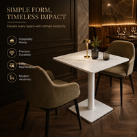 Table à manger, surface en pierre frittée avec piétement doré, mobilier de restaurant, café et bistrot pour salle à manger et bar