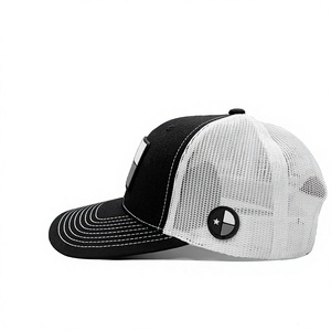 Casquette de sport structurée à 6 panneaux avec patch en caoutchouc personnalisable, en maille blanche fraîche, pour adulte, vêtements décontractés d'extérieur, fabriquée au Vietnam - Product Image 3
