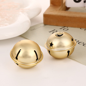 Cloches <span class=keywords><strong>de</strong></span> Noël rondes multi-spécifications en fer doré mat et argenté pour arbre <span class=keywords><strong>de</strong></span> Noël et collier d'animal <span class=keywords><strong>de</strong></span> compagnie - Product Image 4