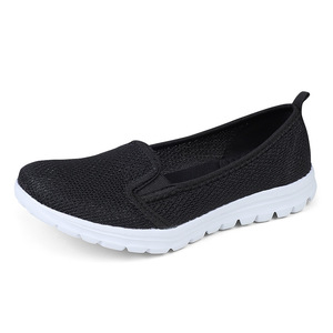 Zapatos deportivos de verano 2025 para mujer, talla grande 35-42, zapatos de tacón de malla transpirable, cierre deslizante, Color sólido para madres mayores que caminan - Product Image 6