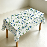 Nappe jetable en PEVA blanche et bleu marine à imprimé floral, 54 x 108 pouces, rectangulaire, en plastique, pour événements et cocktails