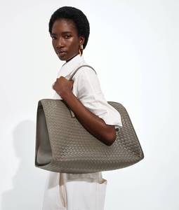 Bolso Tote con Cierre Bottega BV Barbara, Silueta Elegante, Hecho con Técnica Intrecciato en Piel Nappa Suave, Veneta - Product Image 5