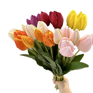 Mini <span class=keywords><strong>tulipes</strong></span> très vendues, nouvelle décoration d'intérieur populaire avec un design floral au toucher réel, style floral, fleur artificielle, plante artificielle - Product Image 5