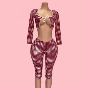 PEEQI Completo a quadri <span class=keywords><strong>con</strong></span> <span class=keywords><strong>top</strong></span> corto a maniche lunghe <span class=keywords><strong>con</strong></span> laccetti e pantaloni capri a vita bassa, nuovo set estivo <span class=keywords><strong>con</strong></span> bralette allacciata e pantaloncini <span class=keywords><strong>con</strong></span> <span class=keywords><strong>bottoni</strong></span>, 2 pezzi - Product Image 2