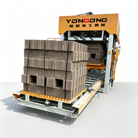 Le palettiseur de blocs M1200, une machine d'empilage et d'emballage entièrement automatique, convient à l'emballage de différents types de briques de ciment.