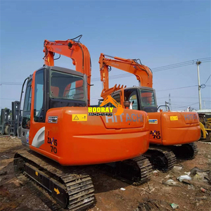 Excavadora Hitachi Zaxis 70 original japonesa de segunda mano, ZX70, una excavadora pequeña de 7 toneladas equipada con pala de bulldozer, en buen estado. - Product Image 3