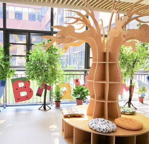 Étagère à livres en bois massif en forme d'<span class=keywords><strong>arbre</strong></span> Chiquitos Creative Modern pour salon - Vente flash - Product Image 3