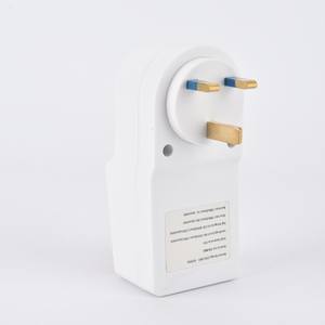 Protector de Voltaje con Pantalla Digital 120V 16A Monofásico CA para África - Product Image 1