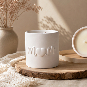 AIKUN Bougies parfumées en cire de soja faites à la main, personnalisables, en gros, avec pot en céramique pour la décoration de la maison de luxe et les fêtes - Product Image 1