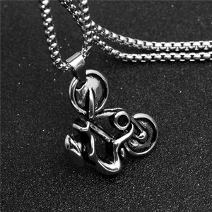 Colgante de Ciclista de Acero Inoxidable y Zinc Plateado en Plata Antigua, Joyería Unisex con Estilo Vintage - Product Image 4