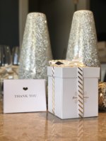 Boîte à fleurs en papier d'emballage cadeau portable personnalisée, seau à fleurs, boîte à roses pour la Saint-Valentin avec corde, fête de mariage