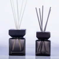 Diffuseur d'arômes carré en verre noir avec bouchon en bois à vis, fabriqué en Chine