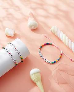 Bijoux <span class=keywords><strong>grande</strong></span> <span class=keywords><strong>soeur</strong></span> Boho Bracelets perlés lettre initiale <span class=keywords><strong>Bracelet</strong></span> de perles de verre coloré réglable - Product Image 4