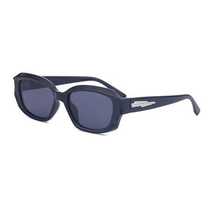 แว่นกันแดดทรงเหลี่ยมสไตล์เรโทรแบบปรับแต่งได้สำหรับผู้หญิง แฟชั่นเกาหลี กรอบเล็ก เลนส์ PC น้ำหนักเบา ป้องกันรังสียูวี 400 - Product Image 3