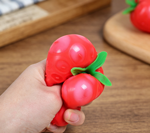 Juguete Blandito de Fresa Kawaii, Pelota Antiestrés de PU, Juguete Sensorial Realista con Forma de Fruta para Niños y Adultos, Regalo - Product Image 4